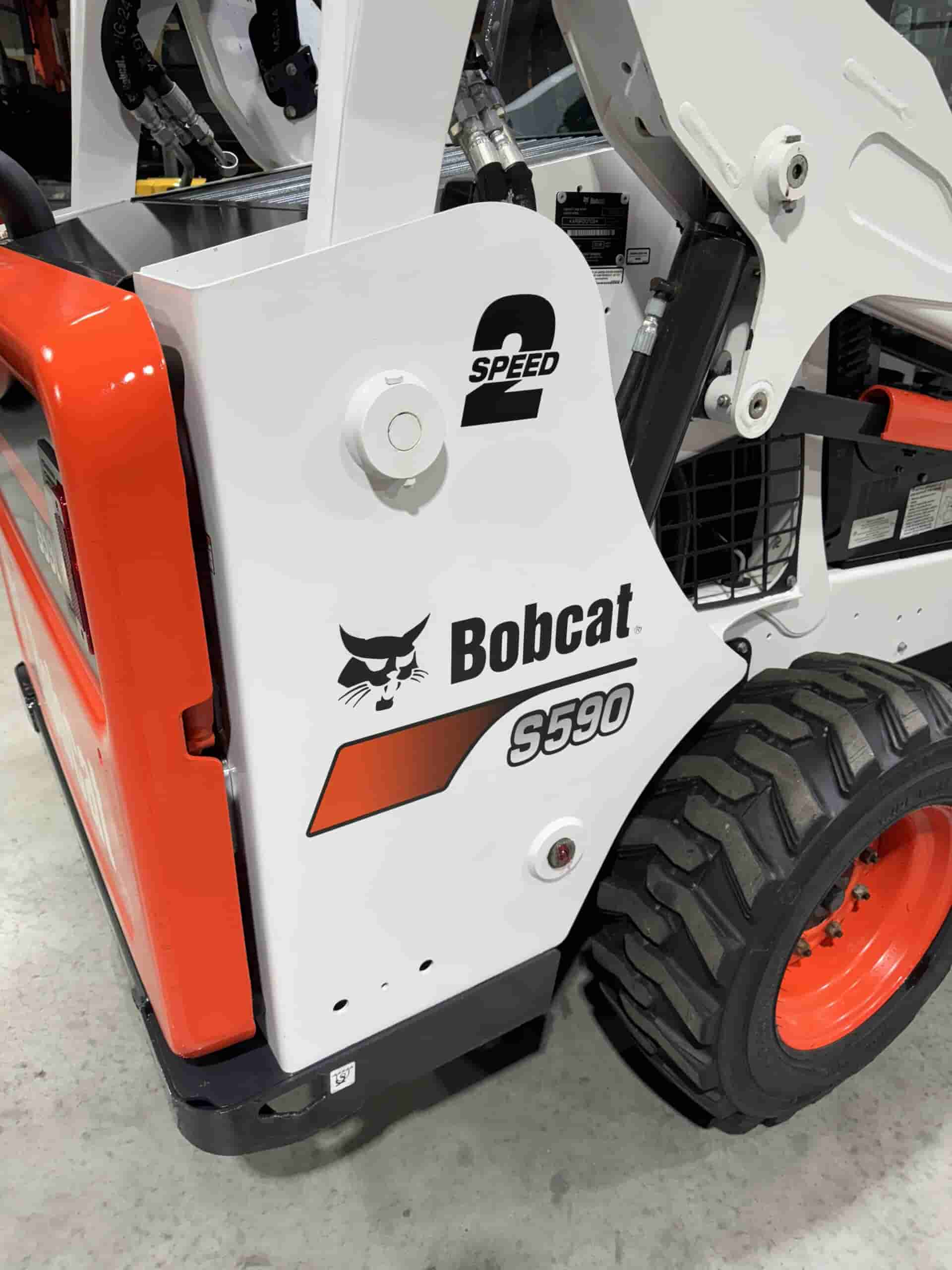 2018 BOBCAT S590 LIKE NEW!
